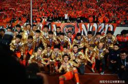 开云体育平台APP-国内足球联赛角逐激烈，球队彼此拼抢