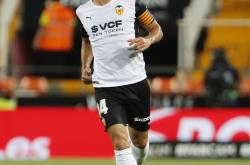 开云体育平台APP-包含瓦伦西亚新援发挥不俗，助球队稳固中下游位置的词条