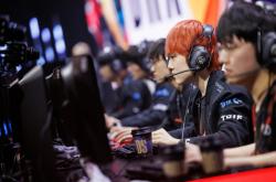 开云体育登录-SHR险胜DRX，Knight极限生还后反打鏖战多局全球总决赛，引爆全场热议