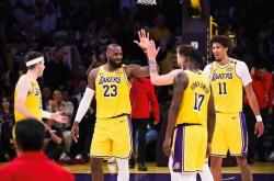 开云体育官网-詹姆斯独得38分，率队战胜快船