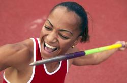 开云体育官网-莫德里奇的爆发与勒沃库森的希腊胜利，争冠路上的双重奏