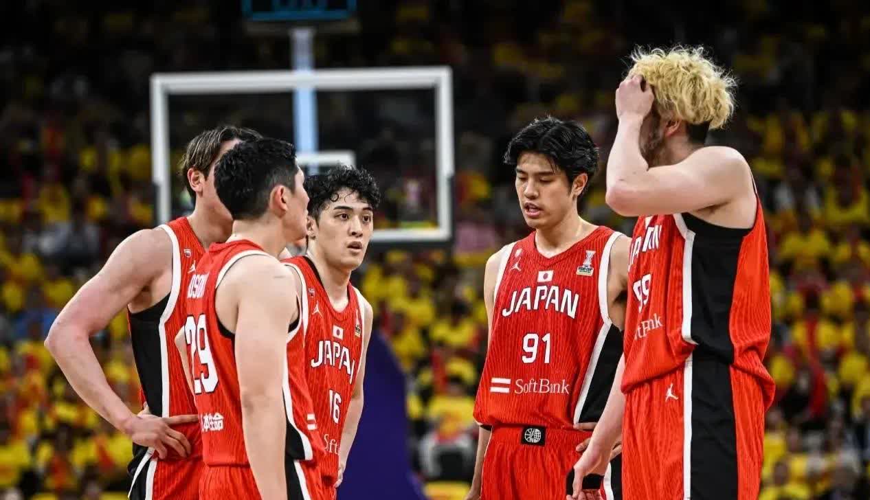 日本篮球职业联赛开幕，吸引众多球迷