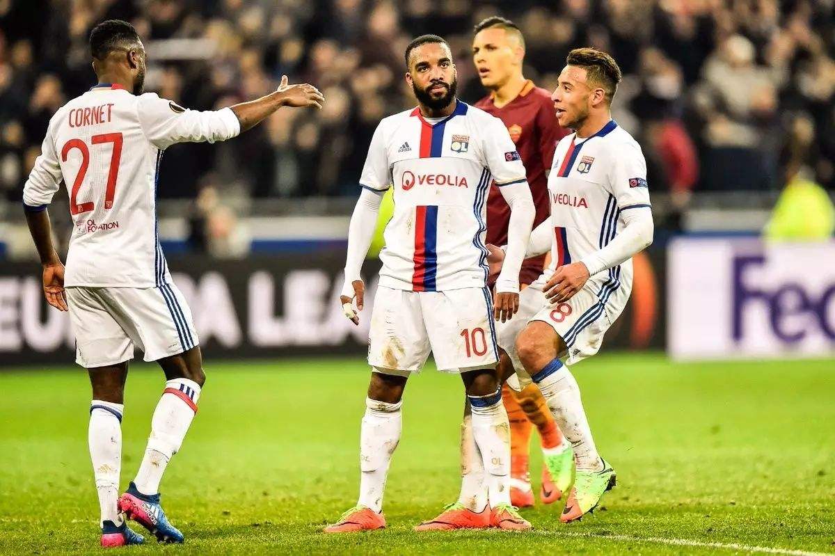 关于里昂迎战甘冈，球员表现出色全力争胜的信息