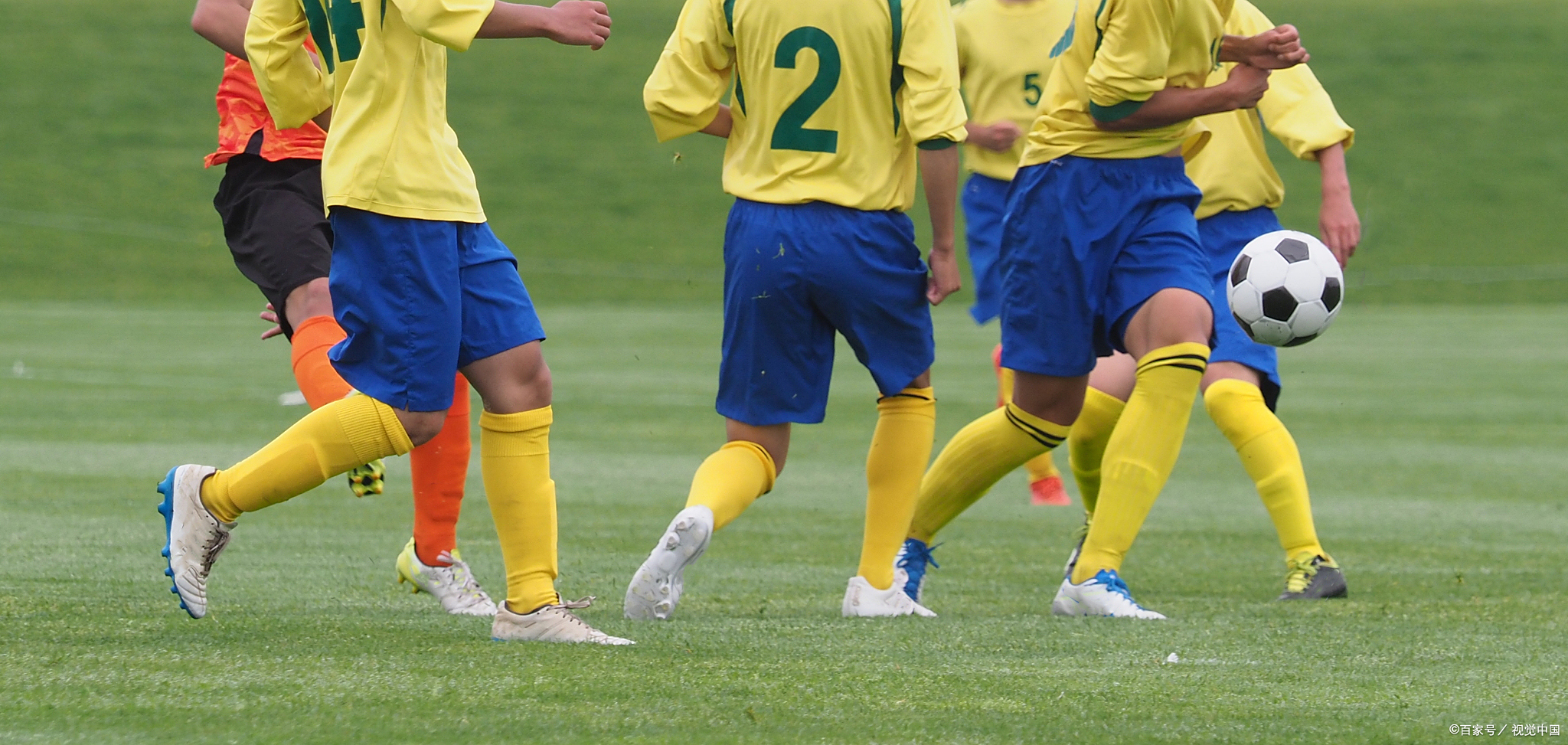 关于顶尖国内足球职业赛场纵横交锋,顶尖球队对决的信息 关于顶尖国内足球职业赛场纵横交锋,顶尖球队对决的信息