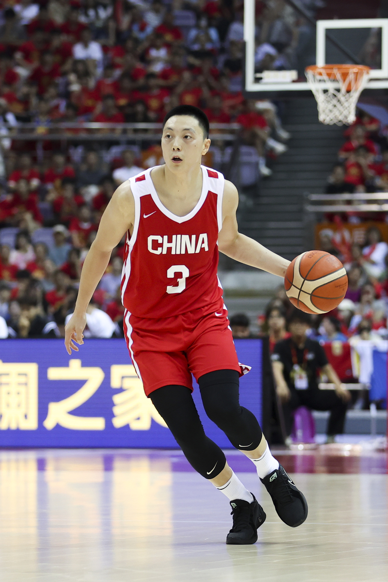 关于本赛季中国篮球联赛的精彩表现，球员们奋力拼搏的信息