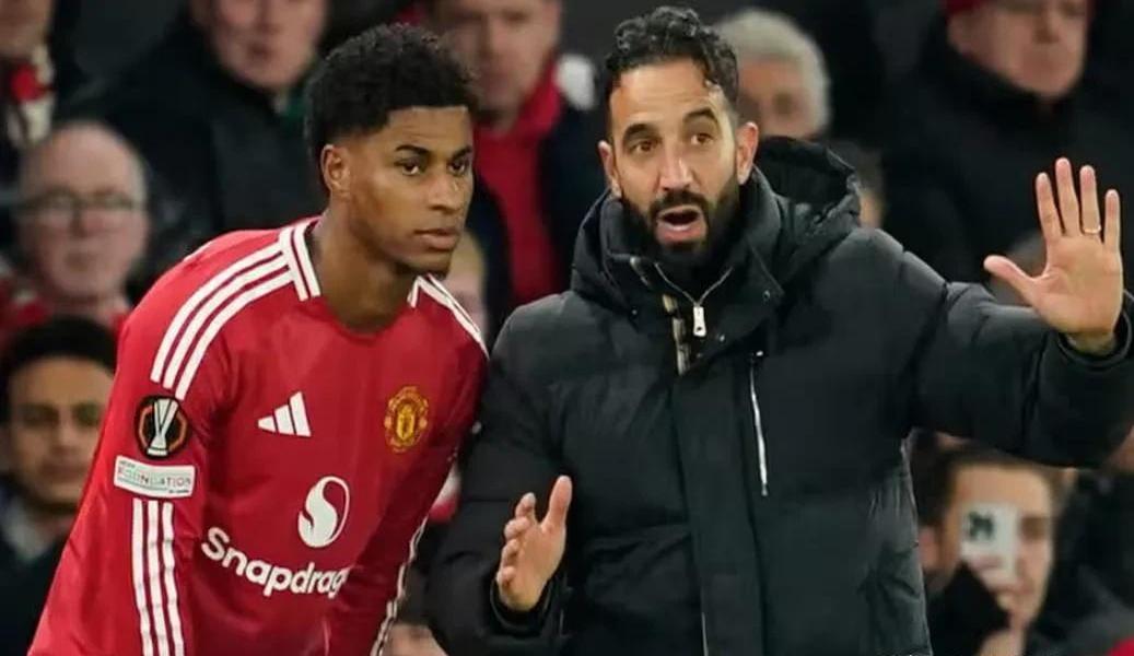 关于不莱梅队主教练的新计划为球队带来转机的信息