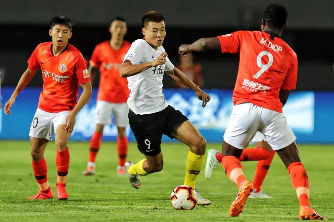 河北华夏幸福主场大胜北京人和,壮大实力 河北华夏幸福主场大胜北京人和,壮大实力