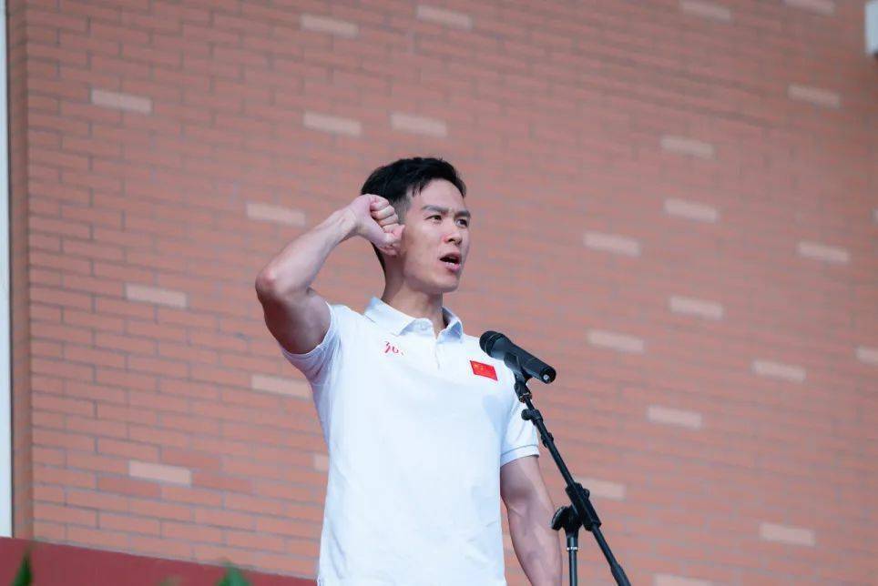 青年球员奋勇争先,夺冠在望 青年球员奋勇争先,夺冠在望