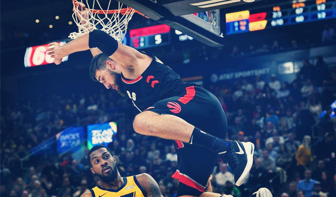 猛龙逆袭击败对手力压东区领头羊