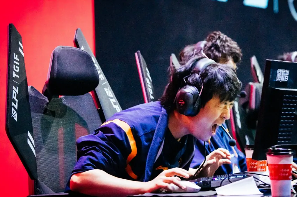 FNC血洗C9，Elk完成史诗逆转焦点之战八强赛，技惊四座