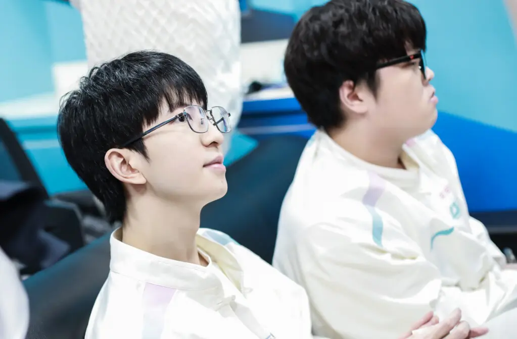 FNC血洗C9，Elk完成史诗逆转焦点之战八强赛，技惊四座