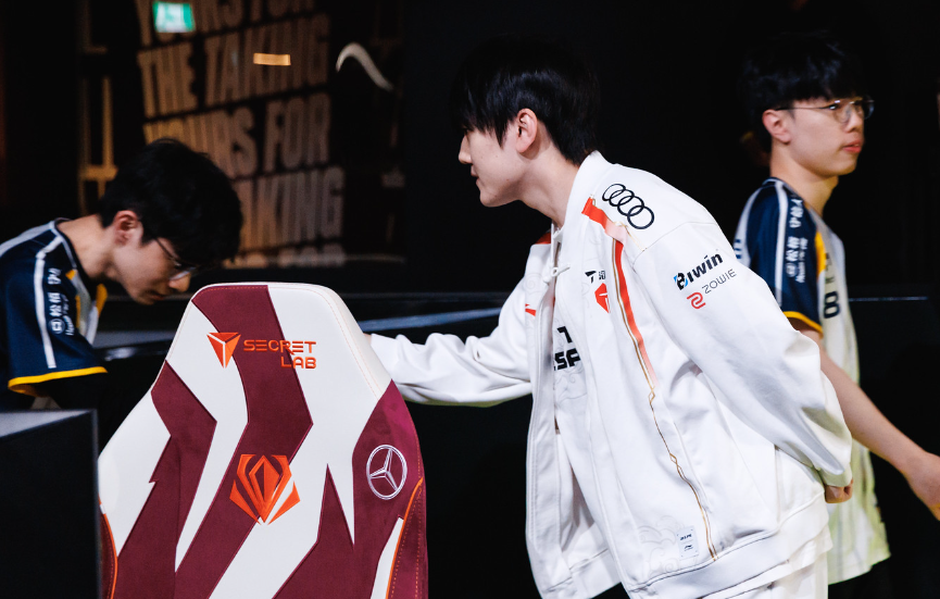 包含C9险胜MAD，JackeyLove线上压制力十足峡谷大战半决赛，成为赛场最大亮点的词条