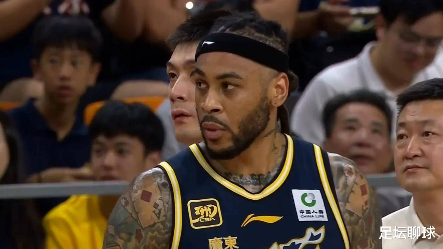 太阳大胜对手，以高比分领先晋级四强