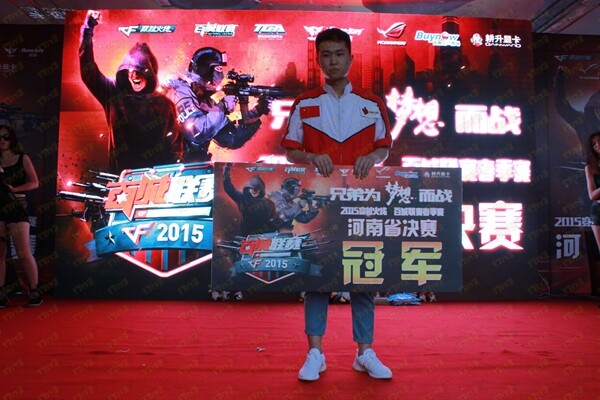 100T险胜CLG，Perkz关键团战开团秒人顶尖较量淘汰赛，强势挺进下一轮的简单介绍