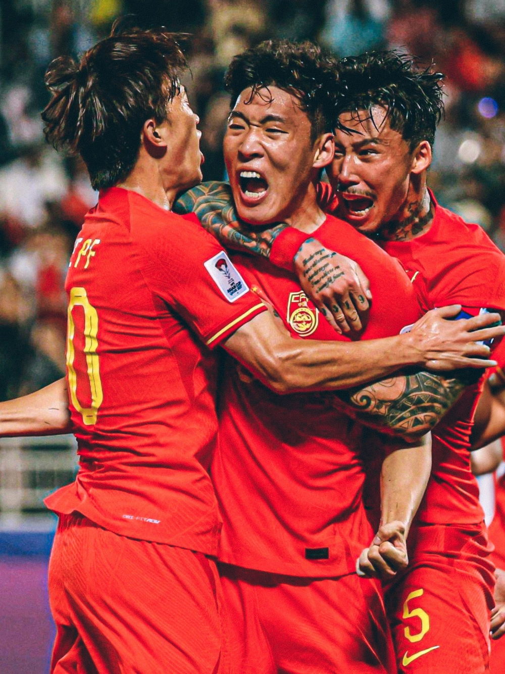 顶级足球联赛中球队的精彩演绎感人肺腑