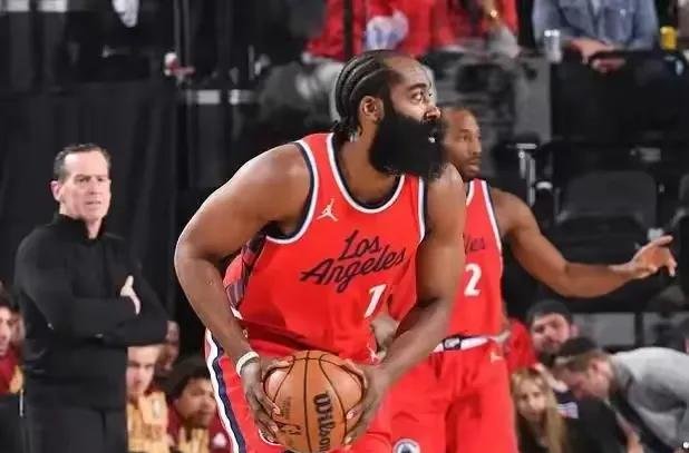 NBA常规赛战报:金州勇士大胜特雷山队 NBA常规赛战报:金州勇士大胜特雷山队