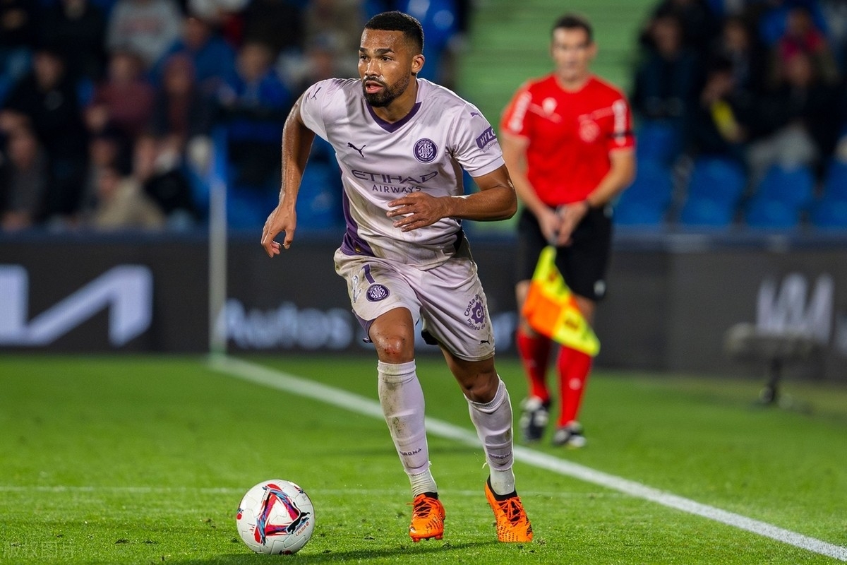 莱比锡红牛实力强劲，继续保持不败战绩