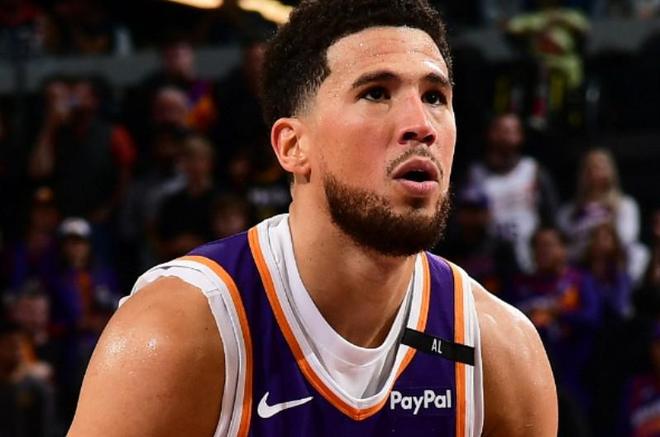 江苏队险胜76人，布克点燃赛场