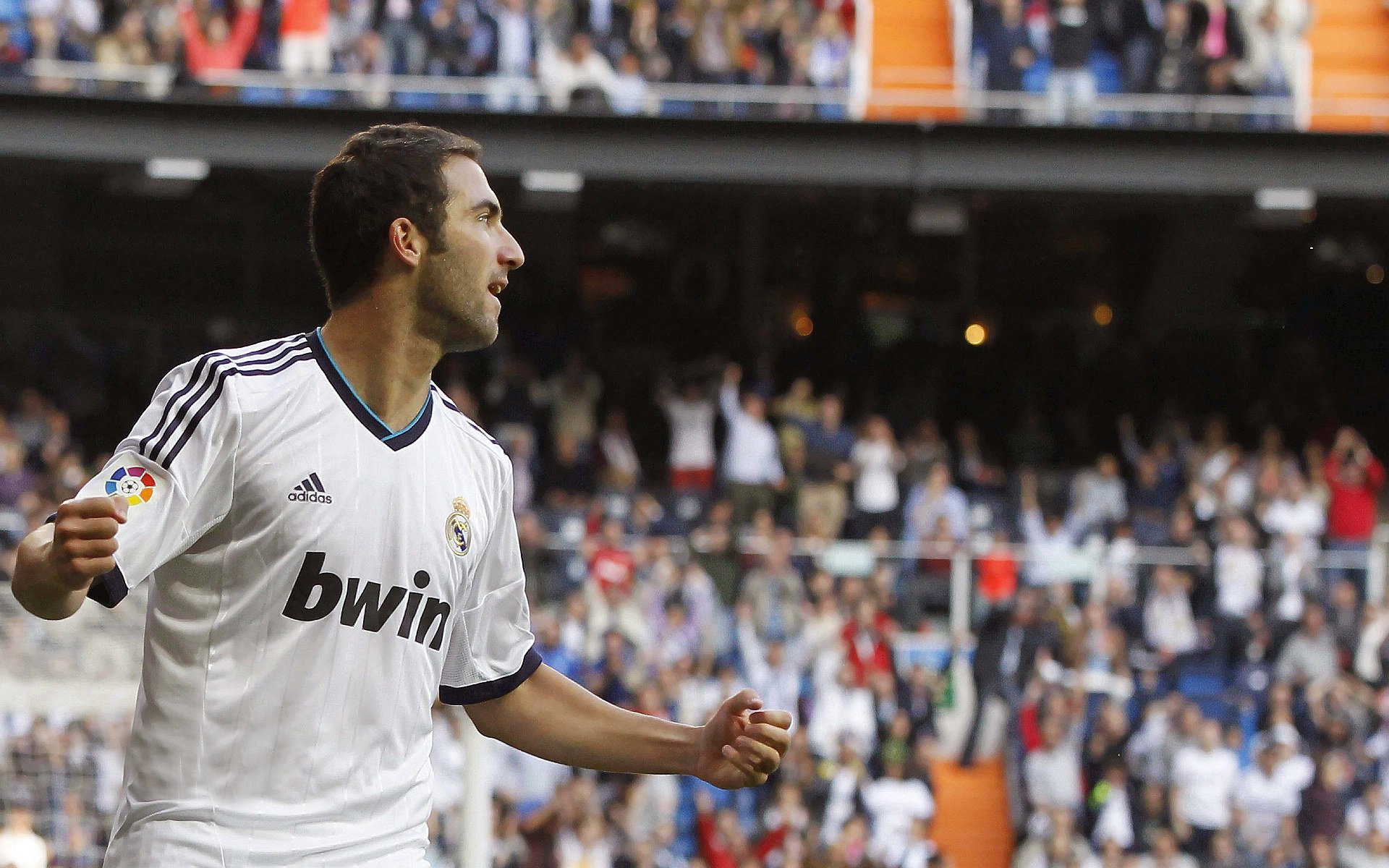 F1年度争冠之夜,最戏剧性的逆转却在场边,库尔图瓦如何抢走全球焦点